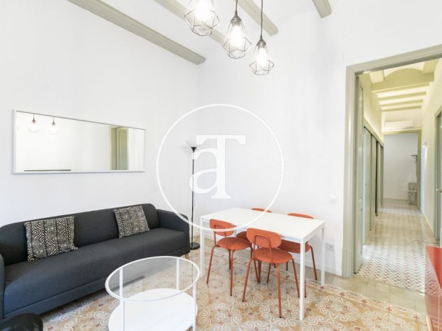 Brand new temporary rental apartment with 3 bedrooms and terrace, steps from the Sagrada Familia.