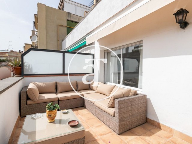 Monthly rental penthouse with 1 bedroom and terrace a few steps away from Turó Park.